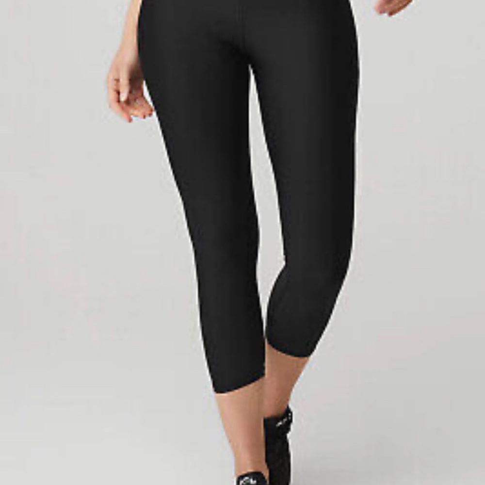 Airlift High-Waist Conceal-Zip Capri Black XS